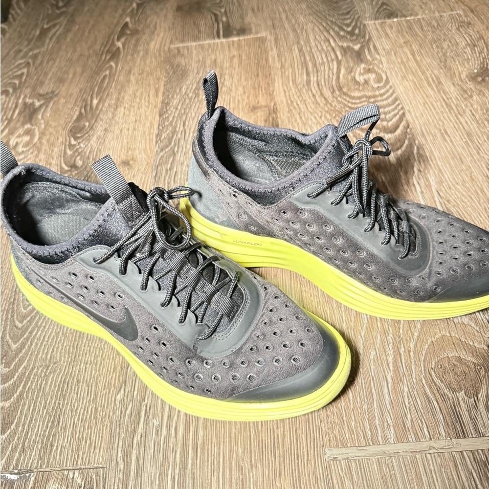 Nike Womens Black and Yellow Sneakers